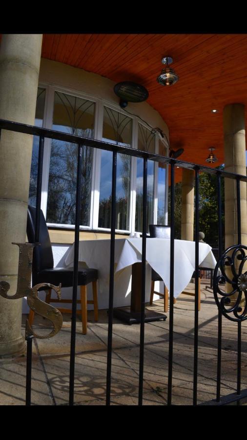 The Residence @ Jaipur Изингуолд Екстериор снимка